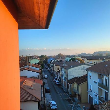 Attico A 2 Passi Dalla Stazione E Centro Storico Ravenna Eksteriør bilde
